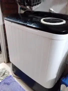 Edisi mau pindah keluar kota mau dijual barang barang elektronik dll