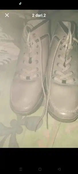 Sepatu boots pria