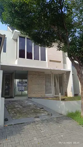 Rumah minimalis Citraland 2lt posisi jalan raya dekat pasar