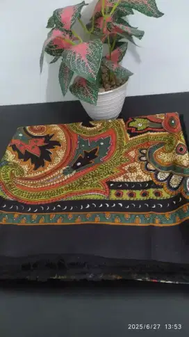 Serba-serbi kerudung dan pashmina kosongkan lemari