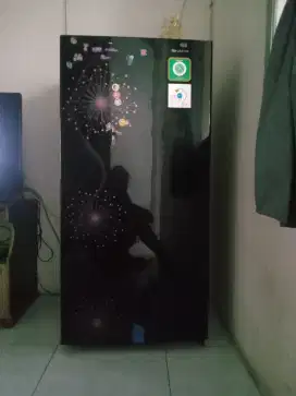 Kulkas Sharp 1 pintu dingin beku bagus