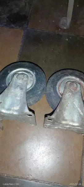 Roda troli sepasang