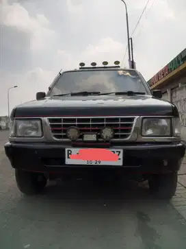 DIJUAL! ISUZU PANTHER KOTAK 1993 – SI RAJA BANDUNGAN & TIKUNGAN!