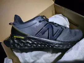 New Balance Trail Running size US 10.5 Baru