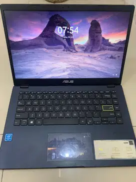 asus vivobookGO