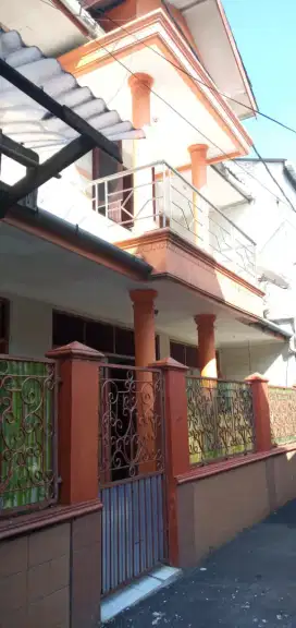 Dijual Cepat Rumah 2 Lantai
