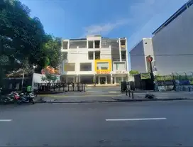 Disewakan Ruko per lantai , Tesedia lantai 2 di Jl. Bulungan, Blok M,