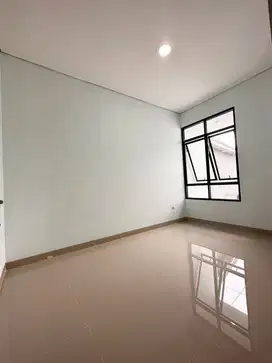 rumah dipinggir jalan utama strategis murah di cipayung jakarta timur