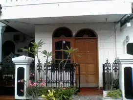 Disewakan / Di kontrakan Rumah 2 lantai