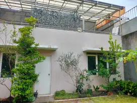 Dijual Rumah di Kota Baru Parahyangan Bandung, siap huni semi furnish
