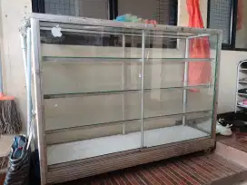 Etalase untuk usaha