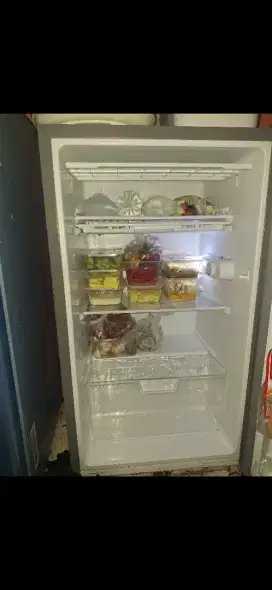 Kulkas 1 pintu merk Hisense