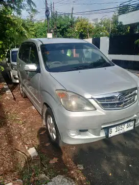 Daihatsu Xenia 2010 Bensin