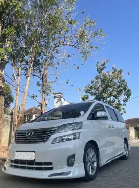 TOYOTA VELLFIRE Z 2011