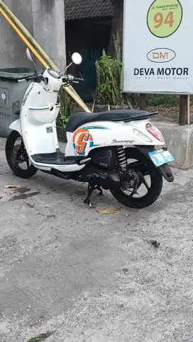 Deva motor scoopy 2016 putih