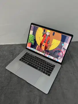 MACBOOK PRO 2018 i7 16/256Gb 15”