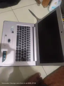 jual laptop Lenovo IP310 Core i5 7700 Ram 8GB SSD Samsung Evo 256GB