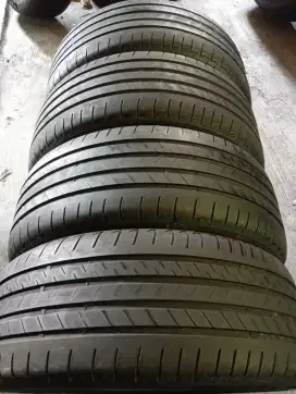 Bridgestone alenza 255 50 R21