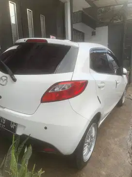 Mazda 2 2012 Bensin