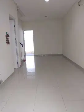 P YL Dijual Cepat Termurah Rumah 6x18 Amerika Latin Green Lake City