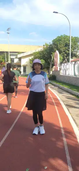 Cari kerja, apa saja yg penting berkah. Usia kepala 5,masih bisa kah