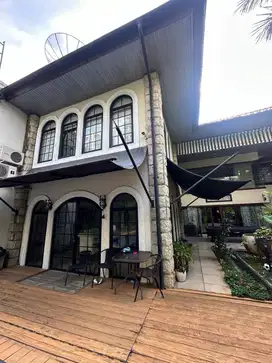 jual rumah bagus ada kolam renang di cilandak jaksel