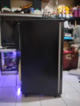 Freezer merek Aqua