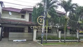 Rumah asri rapi terawat, strategis di Tanah Kusir Jakarta Selatan