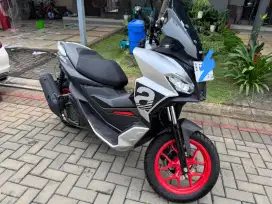APRILIA SR-GT 200 2023