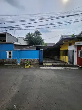 FOR SALE  EX SHOWROOM MOGE HITUNG TANAH  RADIO DALAM KEBAYORAN BARU.