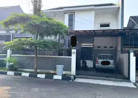 Rumah di Melong Asih Regency Besar & Luas