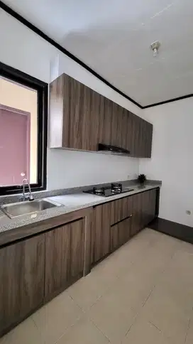 Disewa Rumah Siap Huni Full Furnish di Taman Pattaya Lippo Karawaci
