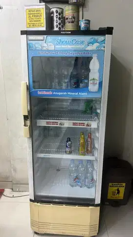 Dijual showcase second