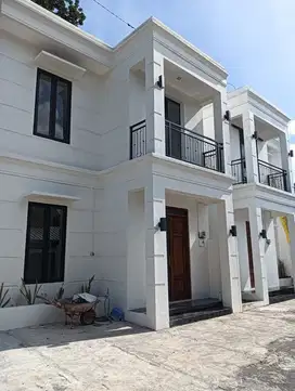 Rumah 2 Lantai Siap Huni Dekat UMY Harga Murah