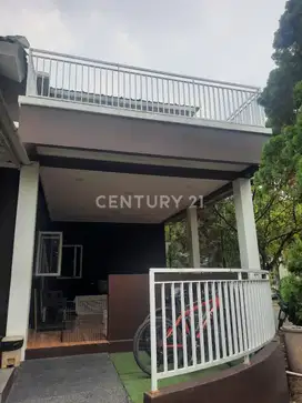 Rumah cantik di hook, sdh renovasi dalam Cluster Althia Park Bintaro