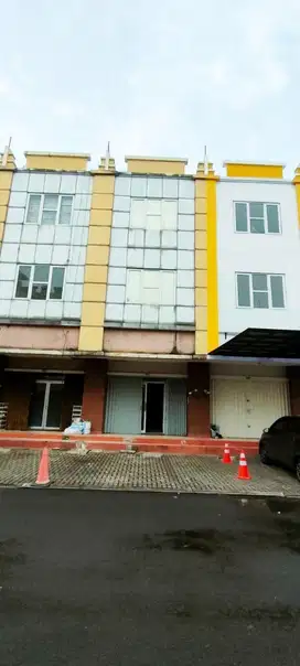 Sewa Ruko 3 lantai Di Golden Boulevard BSD City
