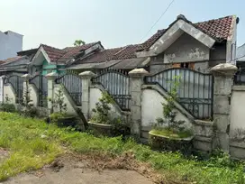 Dijual Rumah Cocok untuk kontrakan/investasi di Taman Royal 3 Cipondoh