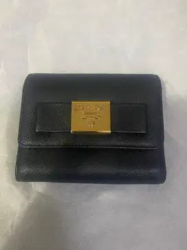 Dompet prada hitam
