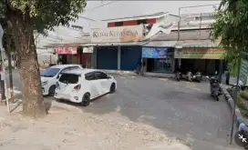 Kios 6 Pintu Pinggir Jalan Raya Kelapa Dua Wetan, Jakarta Timur