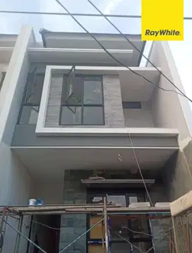 Dijual Rumah 2 lantai SHM di Medokan Asri Utara Rungkut Surabaya
