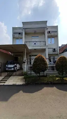Di jual rumah 2 Lantai di Gading serpong 1A, dkt tmpt jajanan kuliner