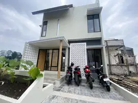 Villa Dekat Wisata  Alun-Alun Batu Lingkungan Tenang