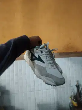 Mizuno Contender, bukan Adidas, Nike, Onitsuka, Skechers, NB