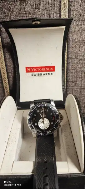 Jam Victorinox Swiss Army Maverick Ori