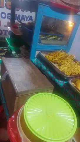Kerja pecel lele sekalian bantu masak