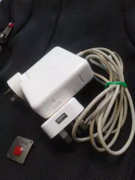 Aksesoris jual charger Apple masih layak pakai