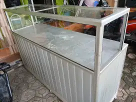 Etalase panjang
