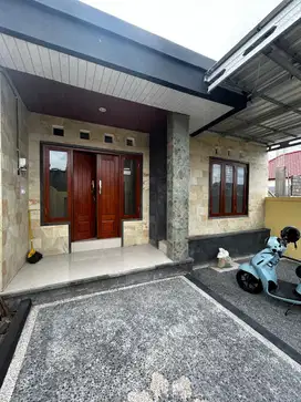 RUMAH Cantik DI BATU BULAN GIANYAR