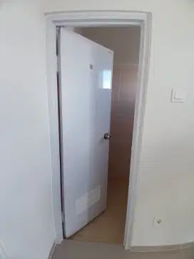 Pintu kamar mandi satu set murah kondisi baru