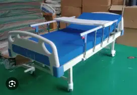 Tempat tidur pasien